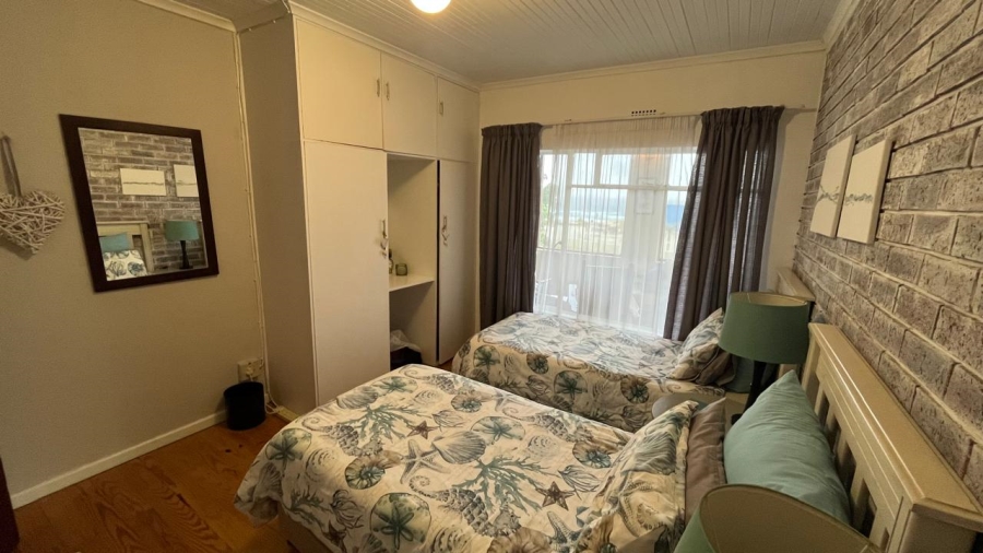 6 Bedroom Property for Sale in Oyster Bay Eastern Cape